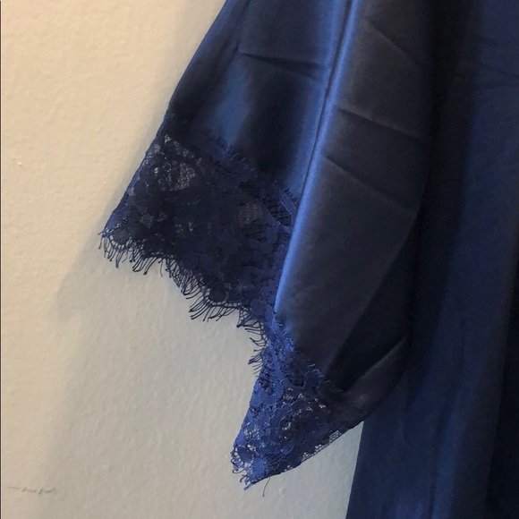 Silk Robe - Picture 6 of 6